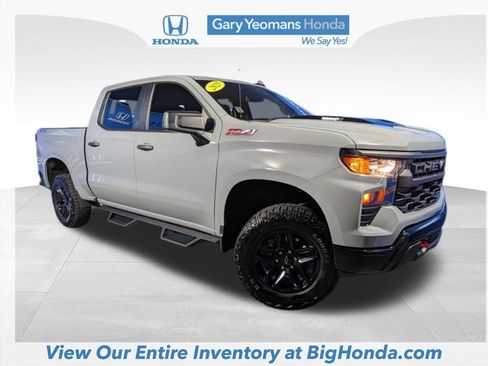 Used 2025 Chevrolet Silverado 1500 Custom Trail Boss AWD/4WD image 4
