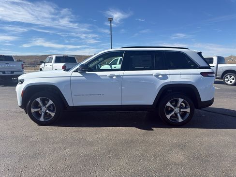New 2026 Jeep Grand Cherokee Limited AWD/4WD image 8