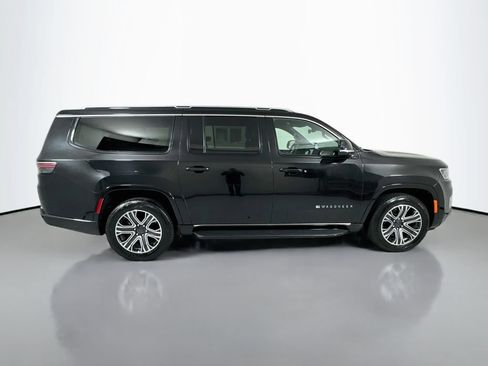 Used 2024 Jeep Wagoneer L Series II RWD image 8