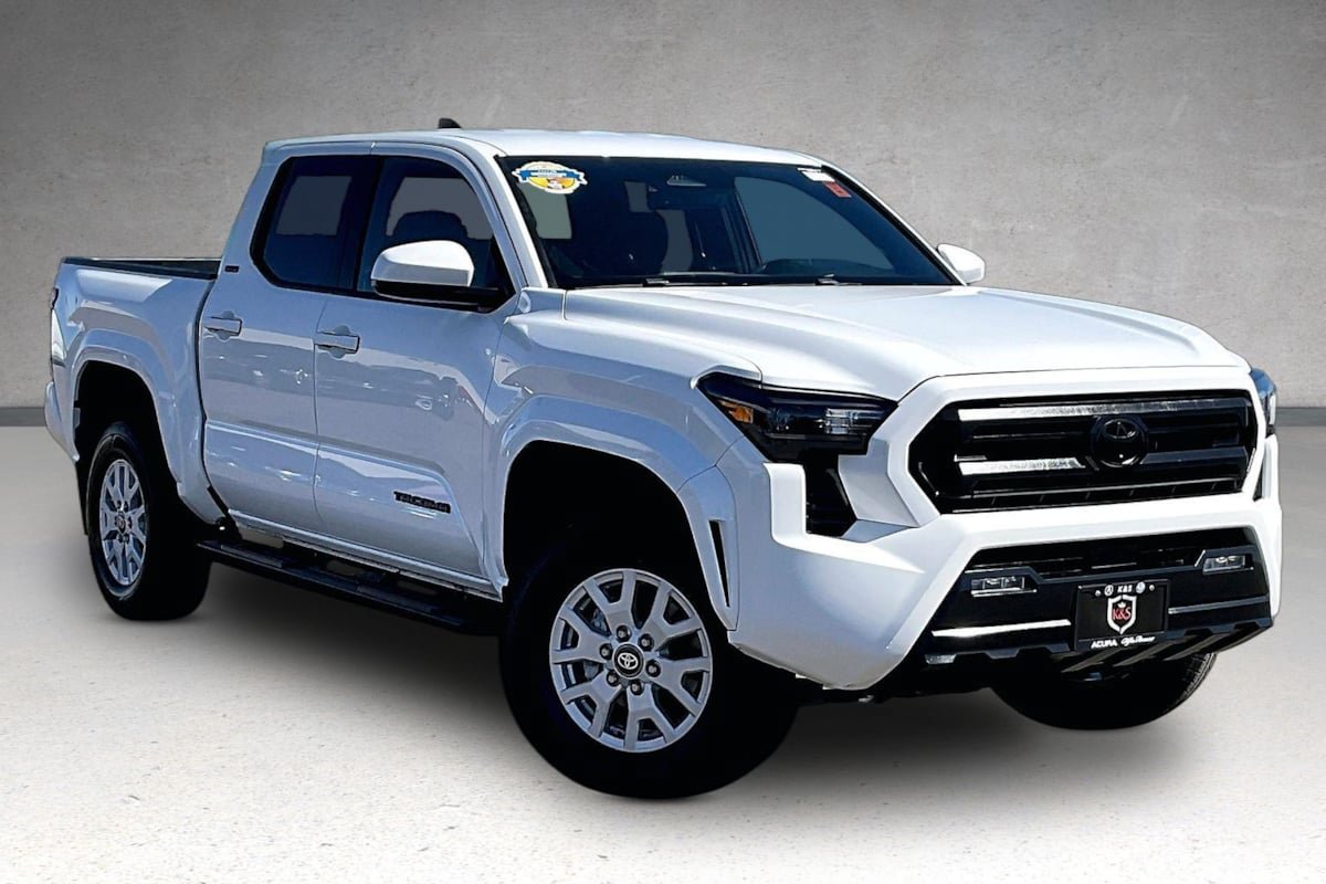 Used 2024 Toyota Tacoma SR5 RWD image 2