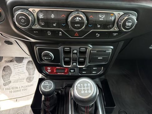 Used 2020 Jeep Wrangler Unlimited Rubicon AWD/4WD image 22