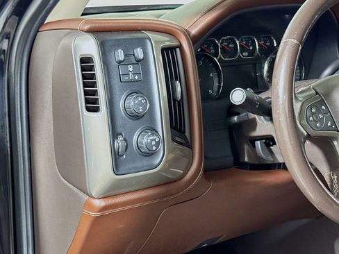 Used 2016 Chevrolet Silverado 2500 High Country w/ Duramax Plus Package AWD/4WD image 8