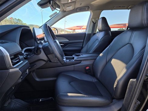 Used 2025 Toyota Grand Highlander AWD image 10