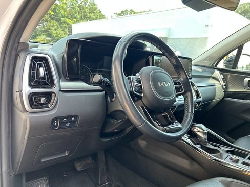 Used 2022 Kia Sorento SX FWD image 10