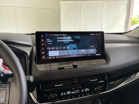 Certified 2025 Nissan Rogue SL w/ Tech Package AWD/4WD image 27