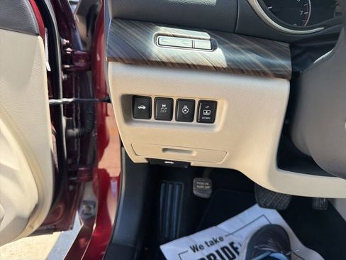Used 2016 Nissan Maxima Platinum FWD image 27