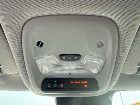 Used 2023 Chevrolet TrailBlazer LT w/ Convenience Package FWD image 23