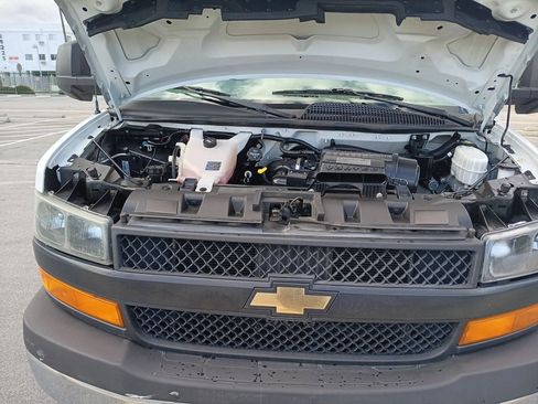 Used 2019 Chevrolet Express 3500 w/ Power Convenience Package image 25