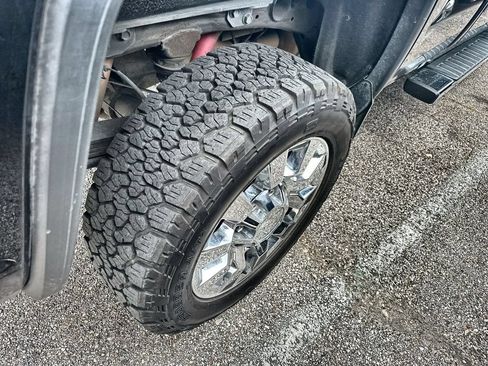 Used 2019 GMC Sierra 2500 Denali w/ Duramax Plus Package AWD/4WD image 9