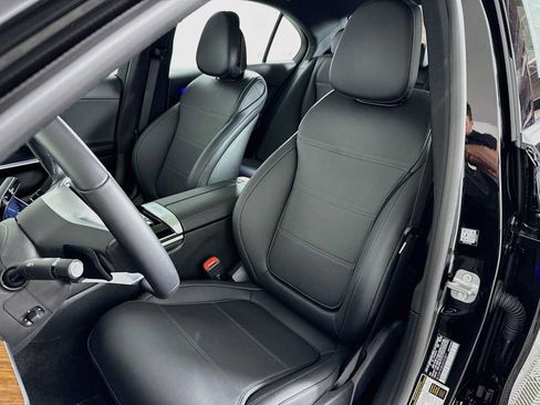 Used 2025 Mercedes-Benz C 300 4MATIC Sedan image 10