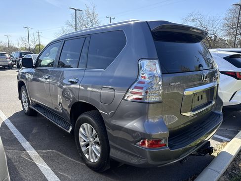 Used 2023 Lexus GX 460 Premium image 3