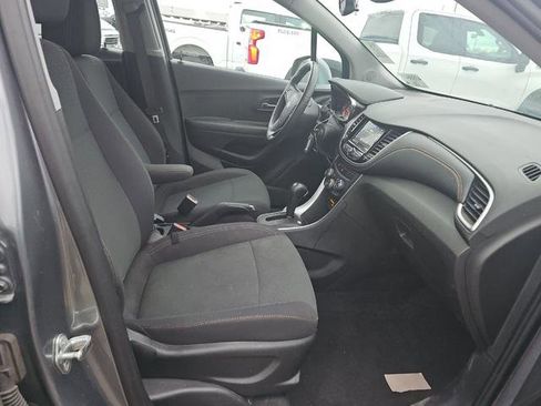 Used 2020 Chevrolet Trax LS image 9