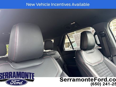 Used 2026 Ford Explorer ST-Line w/ ST-Line Street Pack AWD/4WD image 18