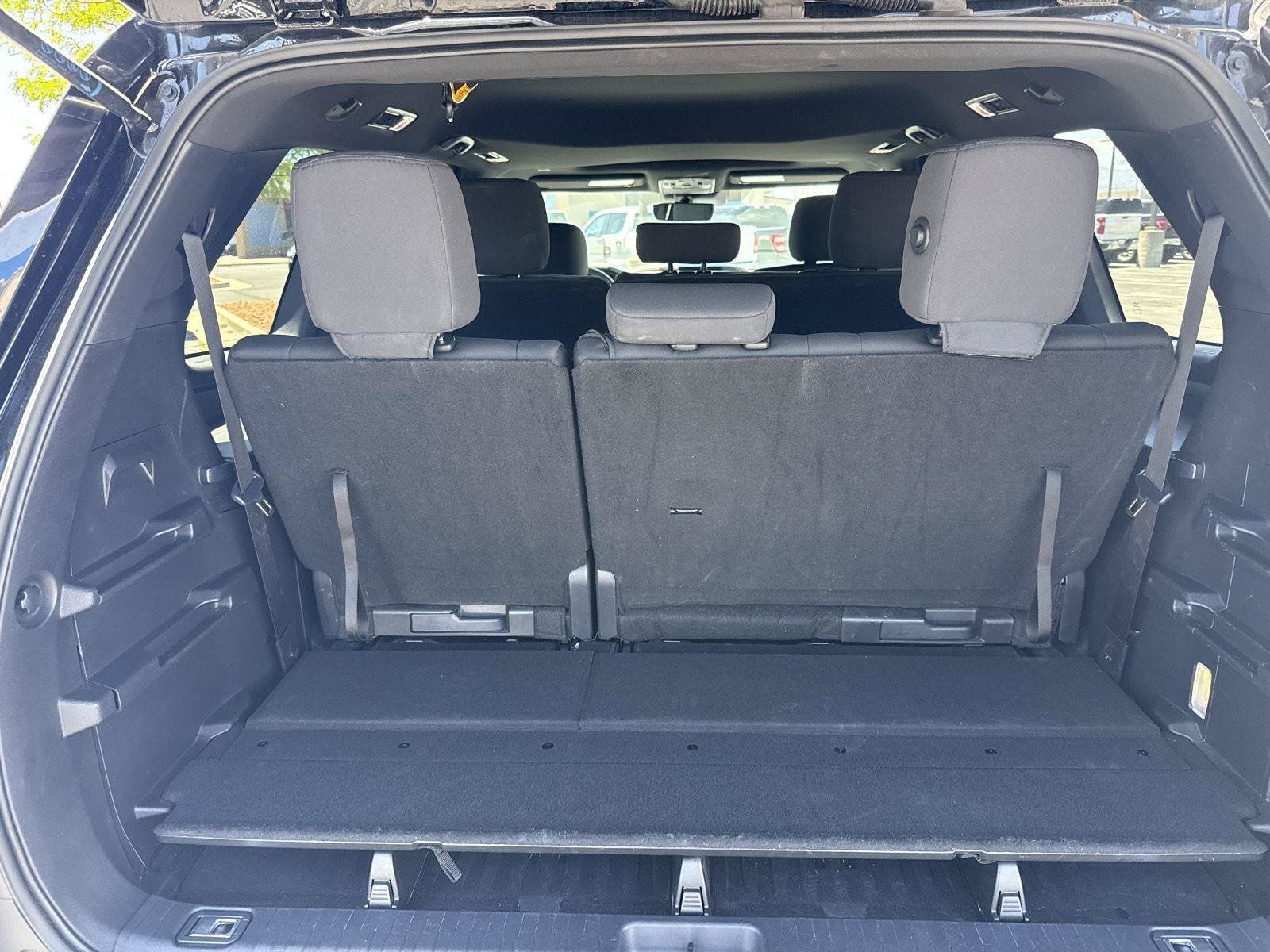 Used 2025 Toyota Sequoia SR5 AWD/4WD image 10