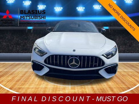 Used 2022 Mercedes-Benz SL 55 AMG 4MATIC w/ Driver Assistance Package image 17