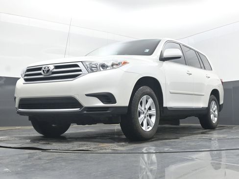 Used 2011 Toyota Highlander 2WD image 23