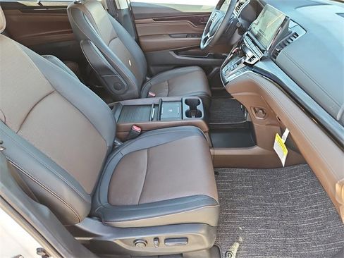 Used 2025 Honda Odyssey Elite image 18
