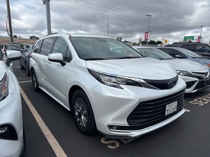 Certified 2023 Toyota Sienna XLE
