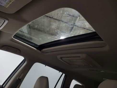 Used 2016 Honda Pilot Touring image 14