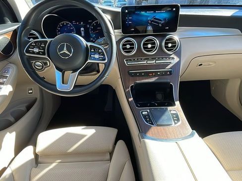 Used 2022 Mercedes-Benz GLC 300 image 17