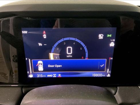 Used 2025 Chevrolet TrailBlazer LT AWD/4WD image 20