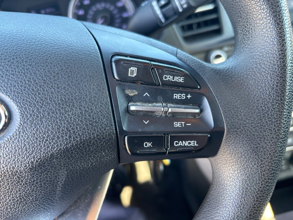 Used 2020 Hyundai Elantra SE FWD image 14