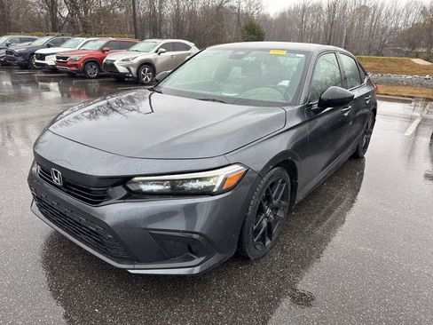 Used 2023 Honda Civic Sport image 4