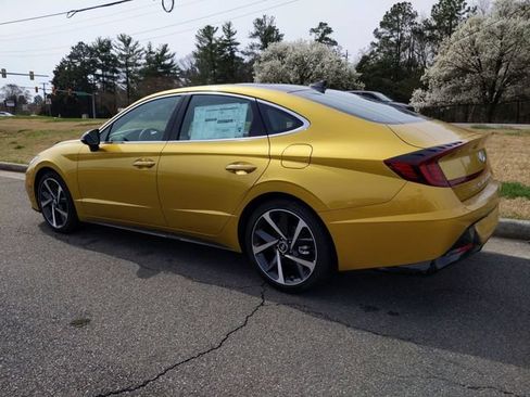 Used 2021 Hyundai Sonata SEL Plus w/ Tech Package FWD image 6