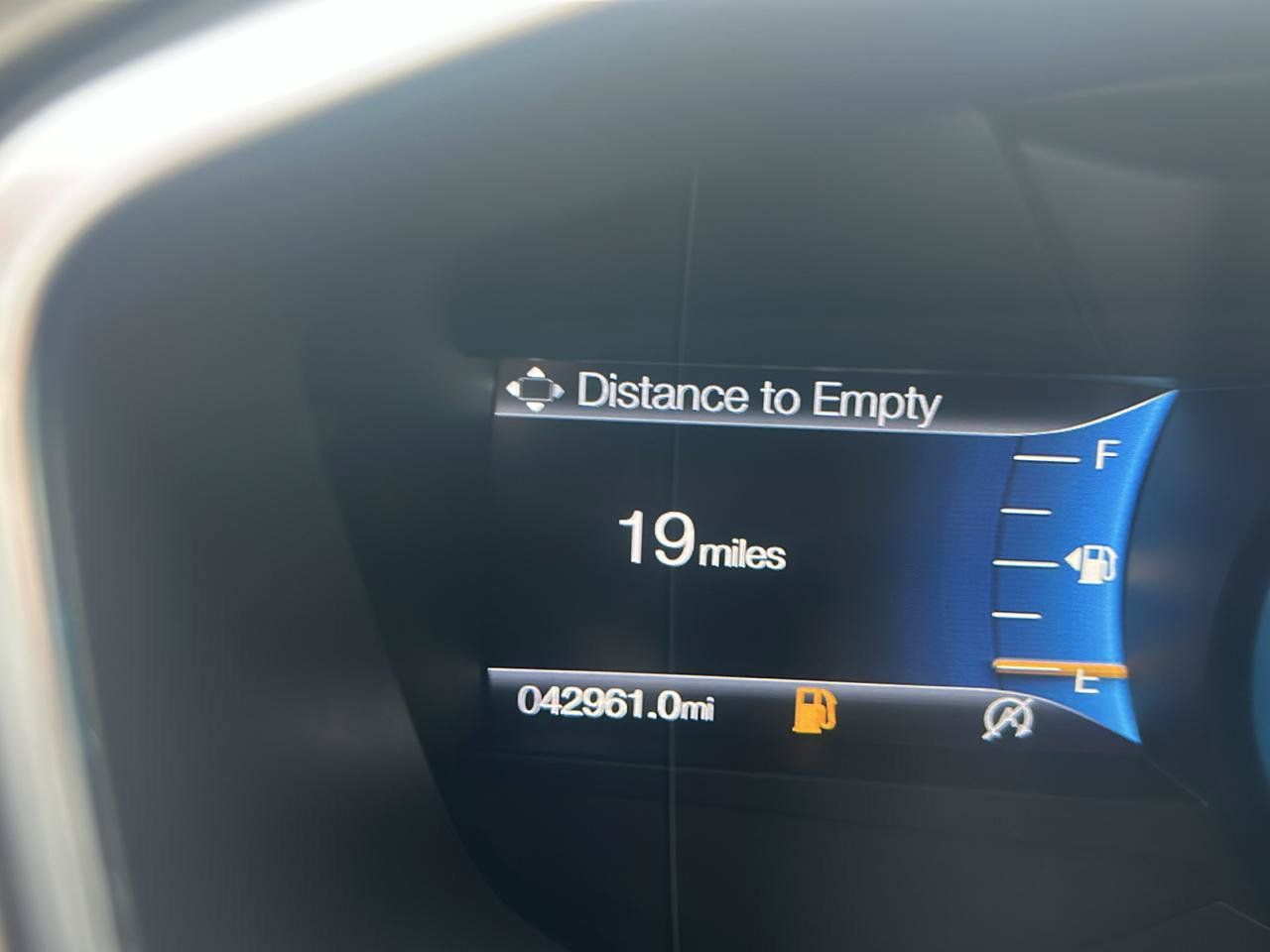 Used 2020 Ford Fusion SE FWD image 13