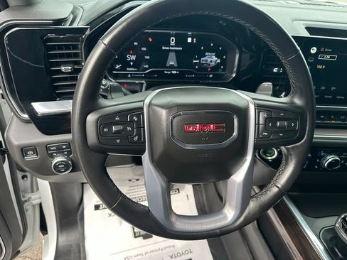 Used 2022 GMC Sierra 1500 SLT w/ SLT Premium Package AWD/4WD image 18