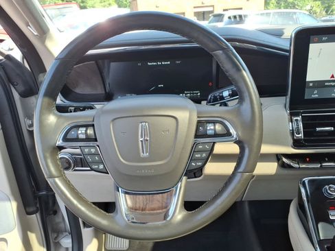 Used 2021 Lincoln Navigator Reserve AWD/4WD image 17