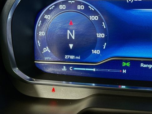 Used 2023 Chevrolet Tahoe Z71 image 12