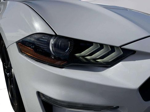 Used 2021 Ford Mustang Coupe image 10