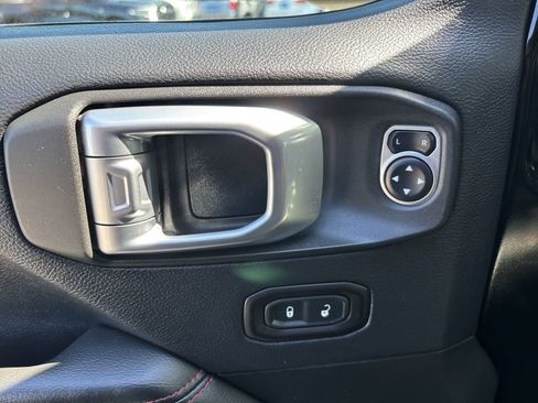 Used 2019 Jeep Wrangler Unlimited Rubicon AWD/4WD image 9