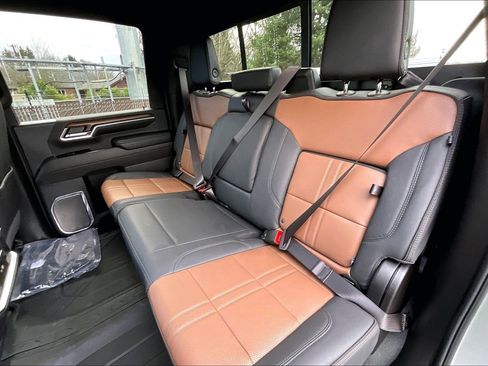 Certified 2025 Chevrolet Silverado 3500 High Country w/ High Country Premium Package image 26