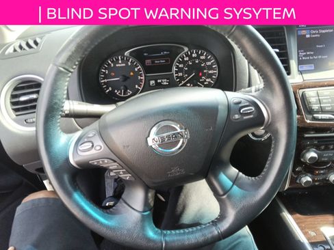 Used 2015 Nissan Pathfinder Platinum FWD image 13