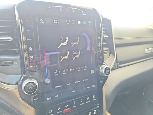 Used 2022 RAM 1500 Laramie AWD/4WD image 31