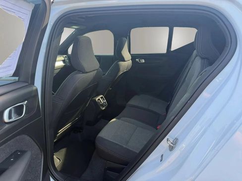 Used 2024 Volvo XC40 B5 Core AWD/4WD image 28