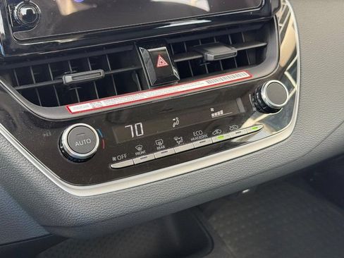 Used 2025 Toyota Corolla LE FWD image 28