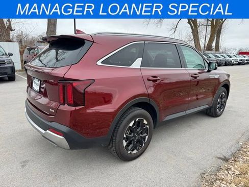 New 2025 Kia Sorento S image 3