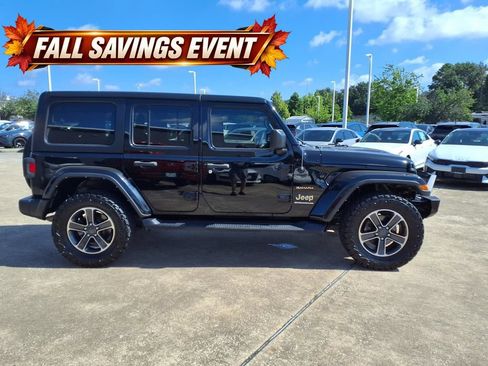 Used 2023 Jeep Wrangler Unlimited Sahara AWD/4WD image 6