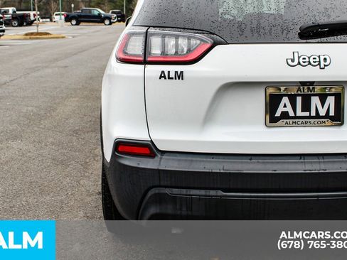 Used 2020 Jeep Cherokee Latitude w/ Cold Weather Group image 13