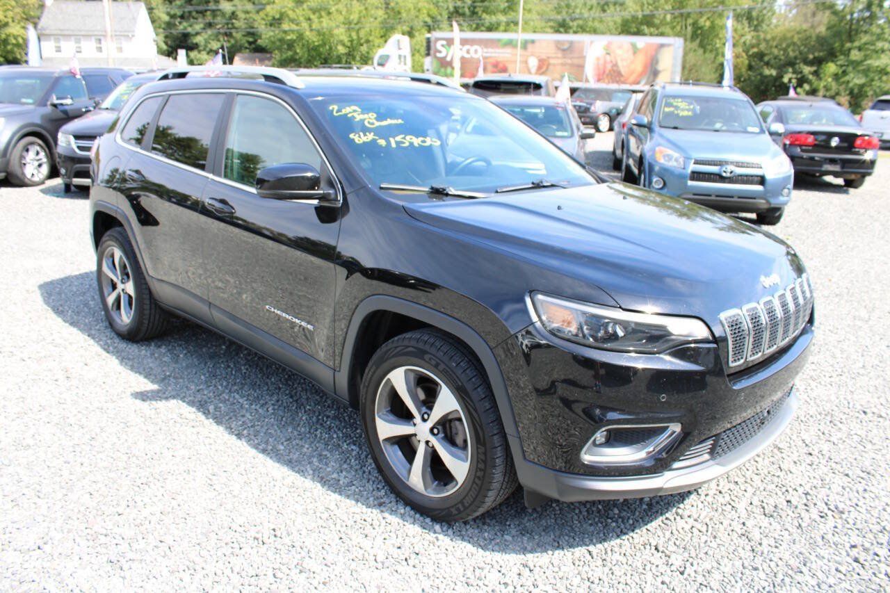 Used 2019 Jeep Cherokee Limited w/ Luxury Group AWD/4WD image 4