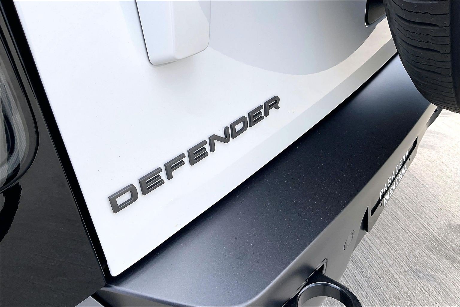 New 2026 Land Rover Defender 110 X-Dynamic SE AWD/4WD image 9
