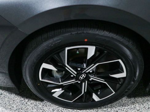 Used 2024 Hyundai Sonata SEL FWD image 11