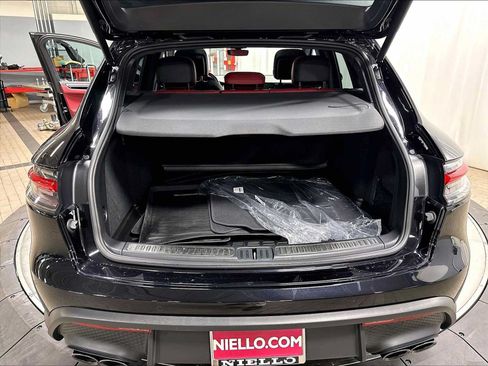 Used 2026 Porsche Macan AWD/4WD image 39