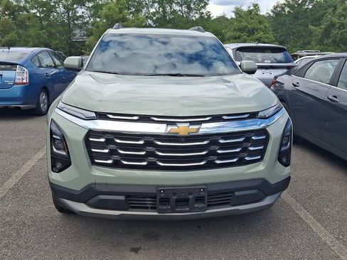 Used 2025 Chevrolet Equinox LT w/ Convenience Package II AWD/4WD image 2
