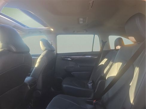 New 2026 Toyota Highlander Limited image 13