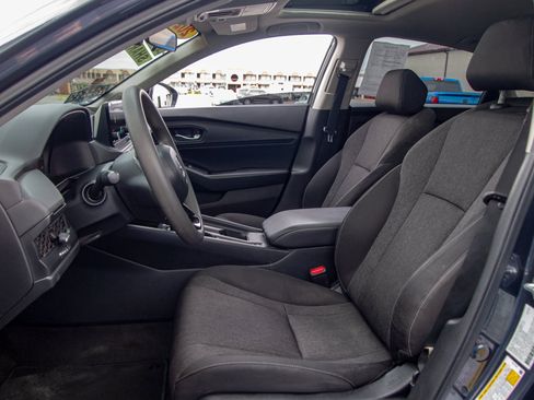 Used 2025 Honda Accord SE image 13