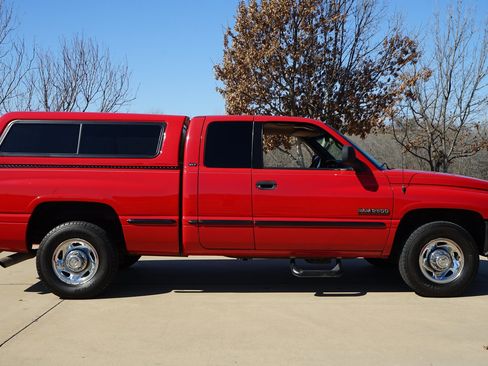 Used 1999 Dodge Ram 2500 Truck 2WD Quad Cab image 18